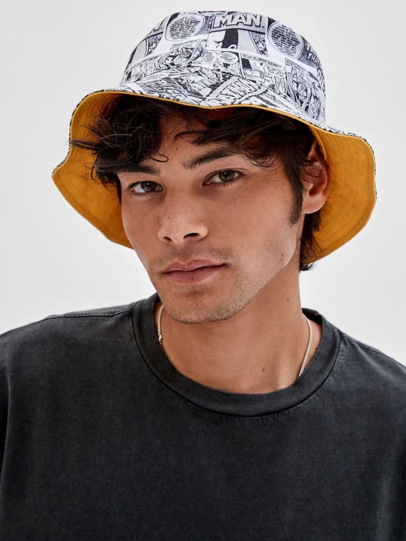 Guess GUESS Originals x Batman Reversible Bucket Hat - Pure White Multi Guess GUESS Originals x Batman Reversible Bucket Hat - Pure White Multi
