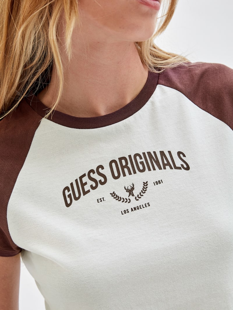 Guess GUESS Originals Raglan Crop Baby Tee - Sandy Shore Multi Guess GUESS Originals Raglan Crop Baby Tee - Sandy Shore Multi