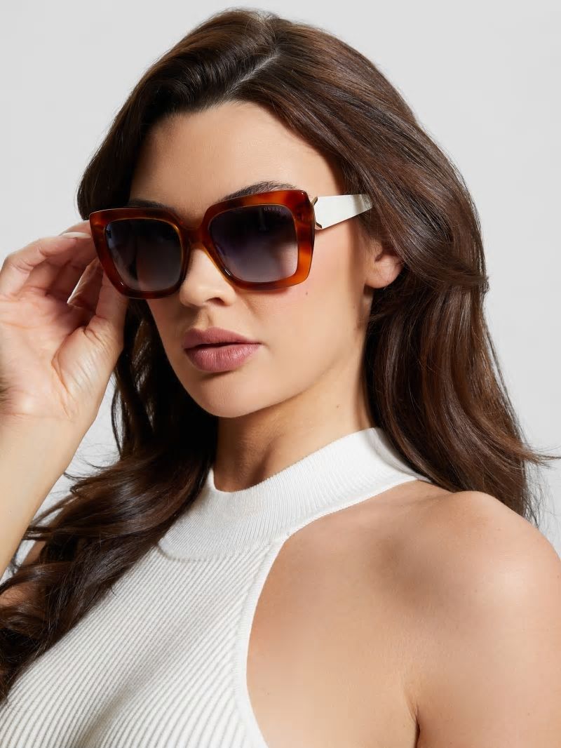 Guess Square Logo Print Plastic Sunglasses - Tort Guess Square Logo Print Plastic Sunglasses - Tort