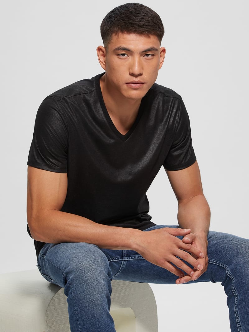 Guess Mason Yoke V-Neck Tee - Black Guess Mason Yoke V-Neck Tee - Black