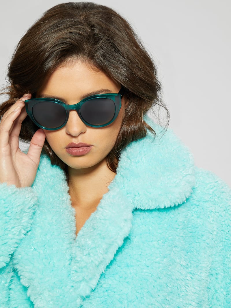 Guess Round Lucite Sunglasses - 96p Green Guess Round Lucite Sunglasses - 96p Green