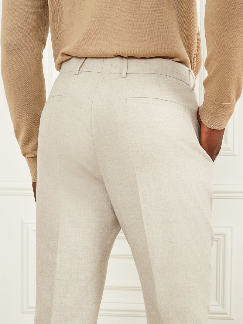Guess Roger Classic Chino Pant - Herb Tan Yd Guess Roger Classic Chino Pant - Herb Tan Yd