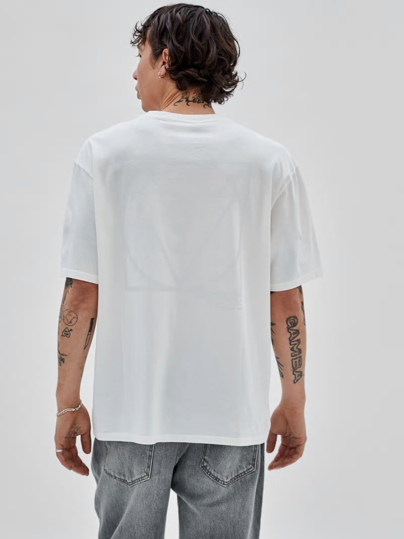 Guess GUESS Originals Triangle Logo Tee - White Peaks Guess GUESS Originals Triangle Logo Tee - White Peaks