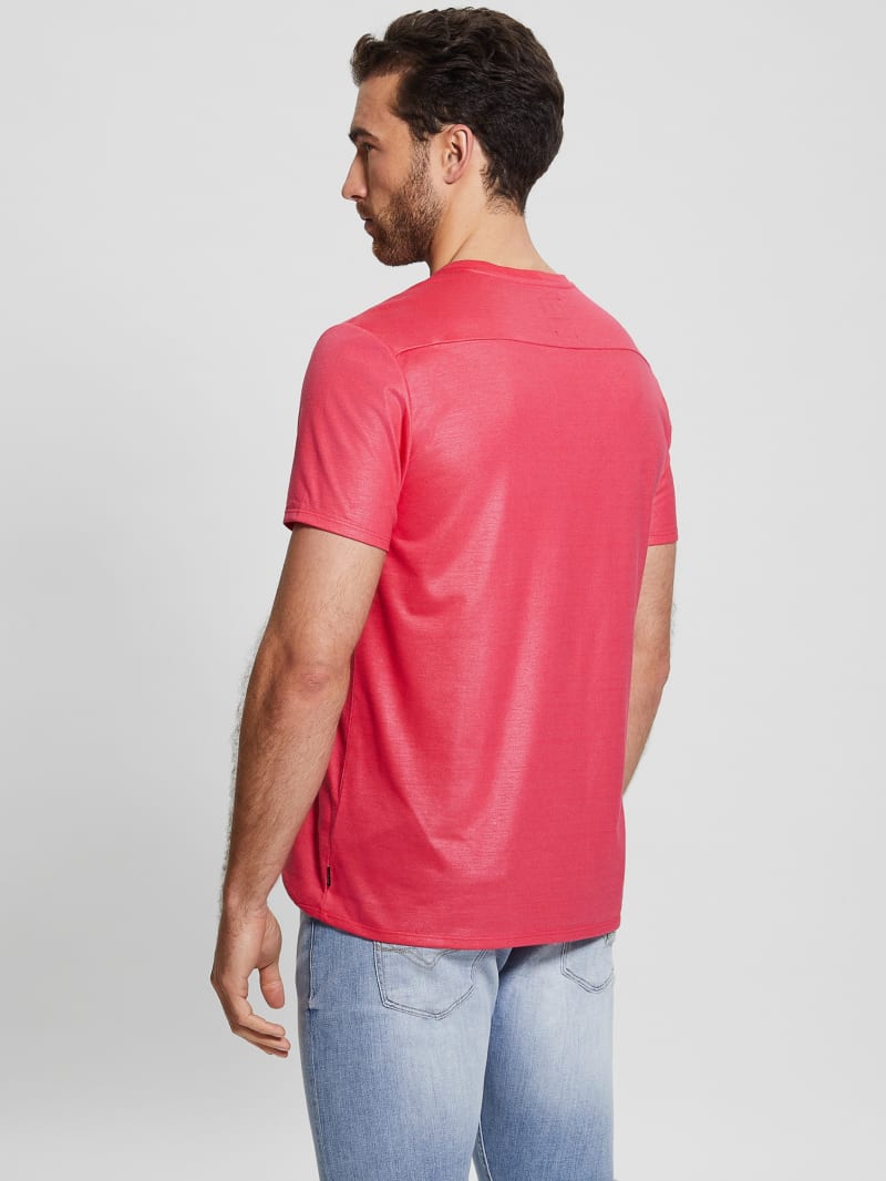 Guess Mason Yoke V-Neck Tee - Virtual Pink Guess Mason Yoke V-Neck Tee - Virtual Pink