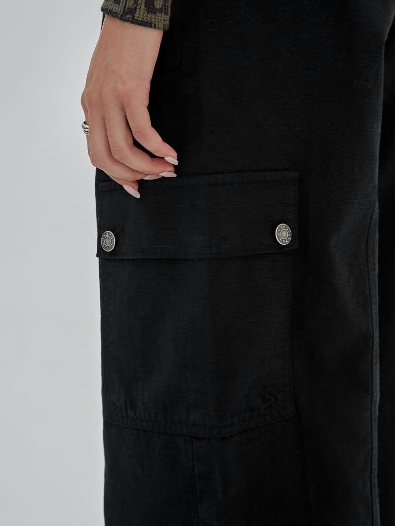 Guess GUESS Originals Utility Cargo - Jet Black Multi Guess GUESS Originals Utility Cargo - Jet Black Multi