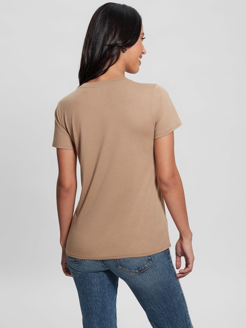 Guess Dreamcatcher Graphic Easy Tee - Wet Sand Guess Dreamcatcher Graphic Easy Tee - Wet Sand