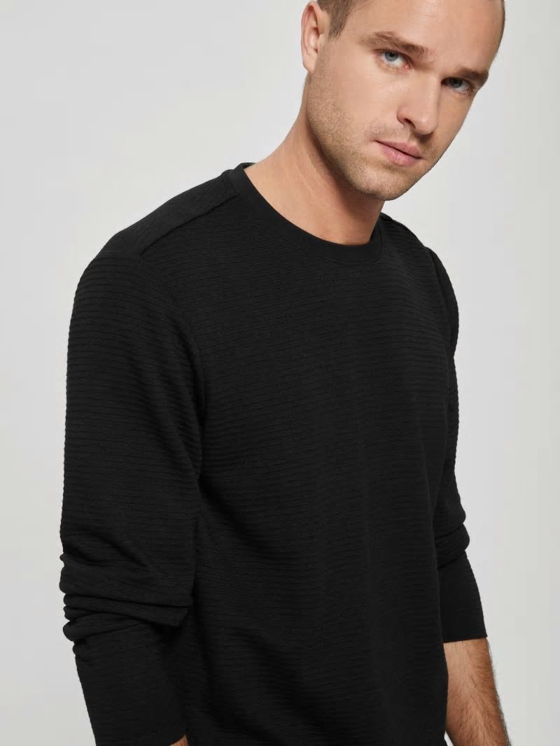Guess Textured Jersey Long-Sleeve Tee - Jet Black Guess Textured Jersey Long-Sleeve Tee - Jet Black