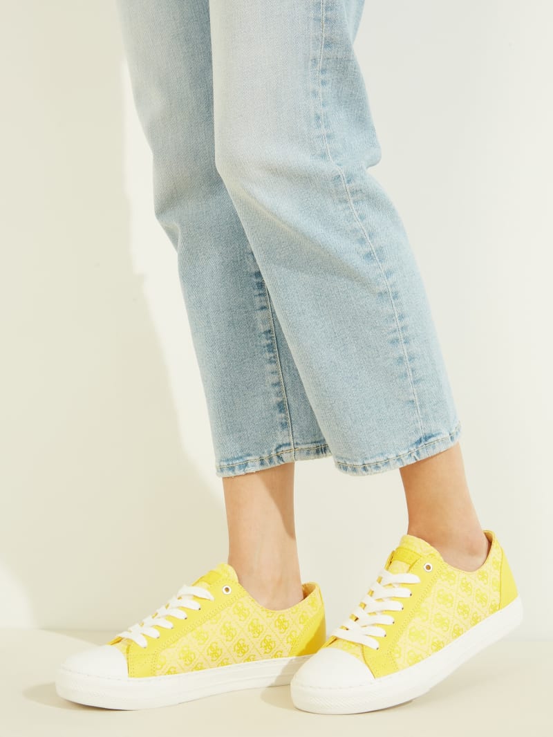 Guess Passit Logo Low-Top Sneakers - Yellow Guess Passit Logo Low-Top Sneakers - Yellow