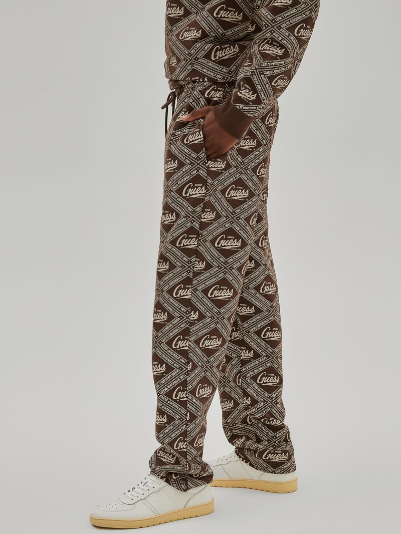 Guess GUESS Originals Printed Sweatpants - Coarse Brown Multi Guess GUESS Originals Printed Sweatpants - Coarse Brown Multi