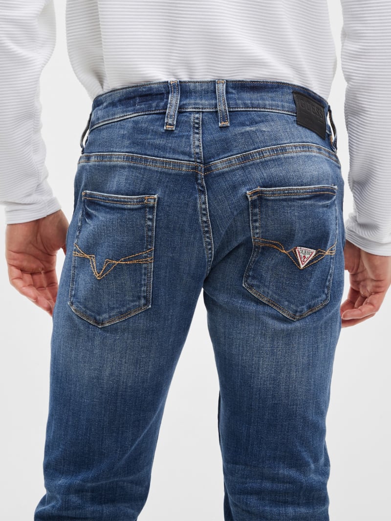 Guess Eco Regular Straight Jeans - Delta Wash Guess Eco Regular Straight Jeans - Delta Wash